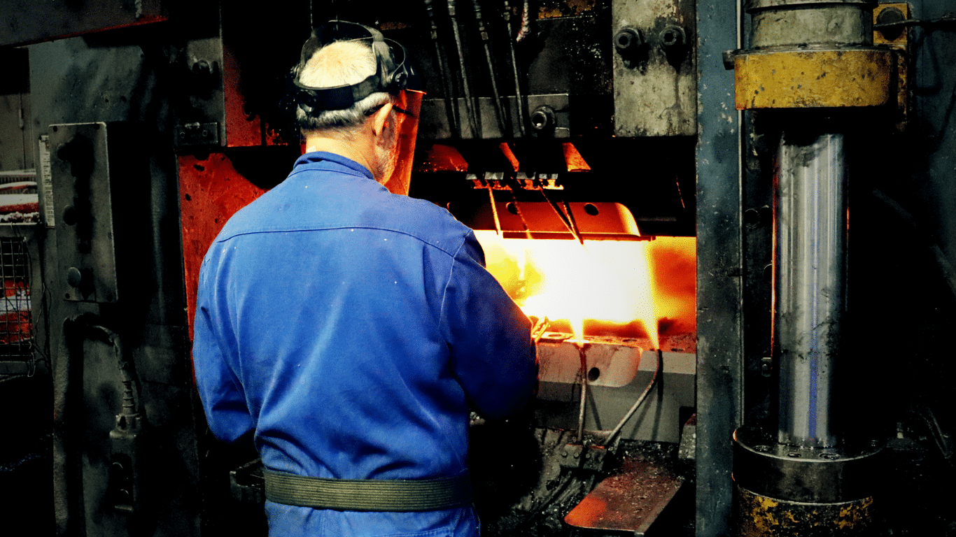 FORGING AND MACHINING
PRECISION PARTS
