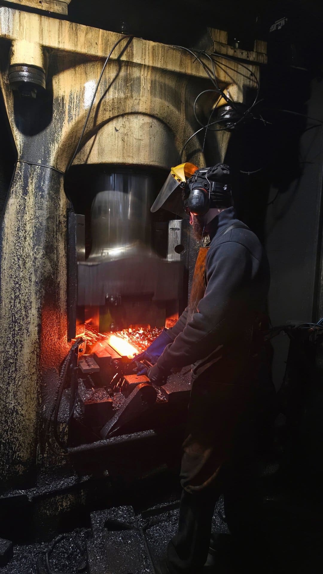 FORGE et USINAGE
de PIÈCES de PRÉCISION